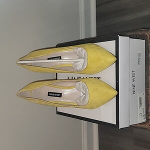 New NINE WEST Tatiana Yellow Suede 8.5